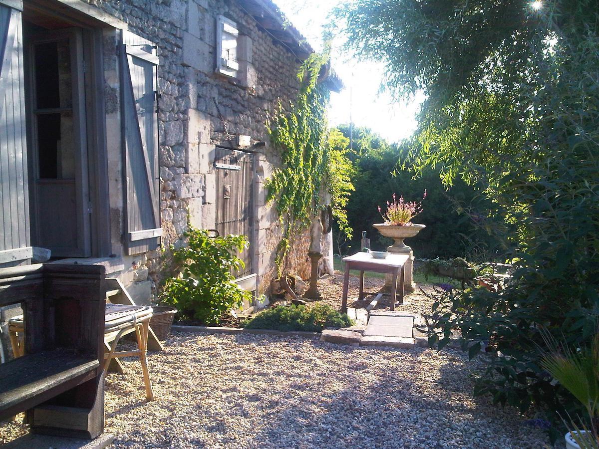 Chez Brown Bed & Breakfast Saint-Thomas-de-Conac Luaran gambar